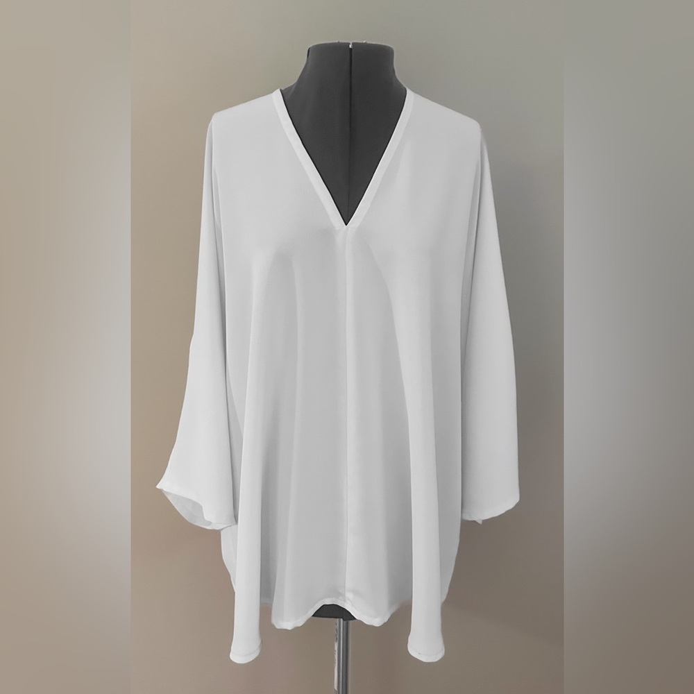 White 3/4 Sleeve V-Neck Blouse Plus Size